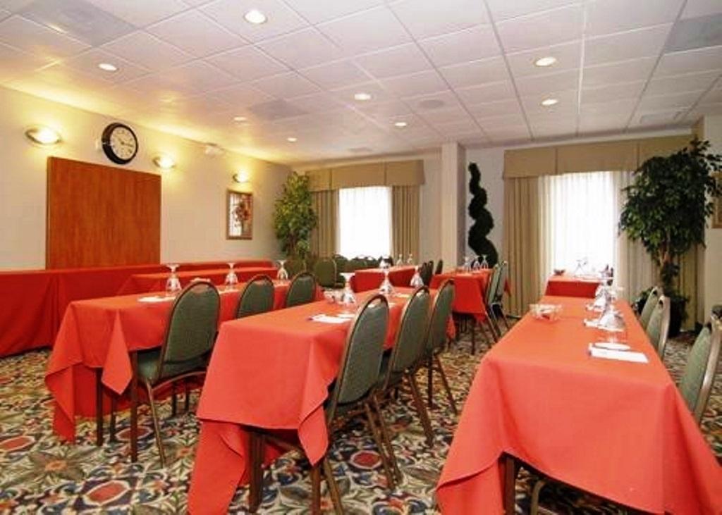 Comfort Inn&suites Orlando North 3*