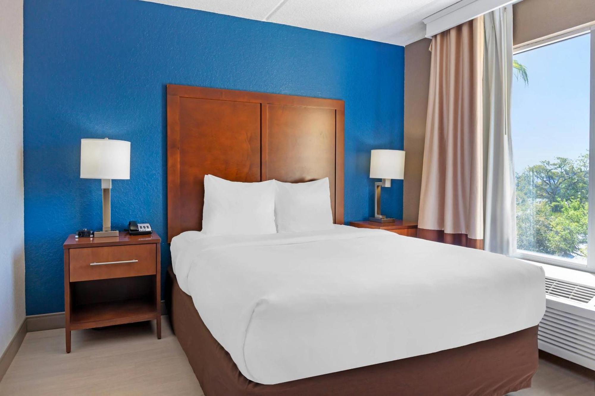 Hotel Comfort & Orlando North Sanford